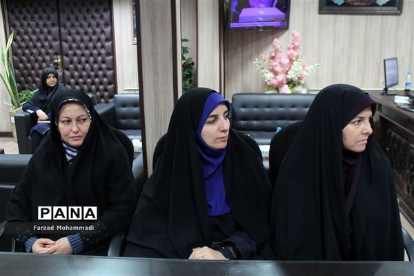 دیدار منتخبین تشکل‌های دانش آموزی با بخشدار چهاردانگه