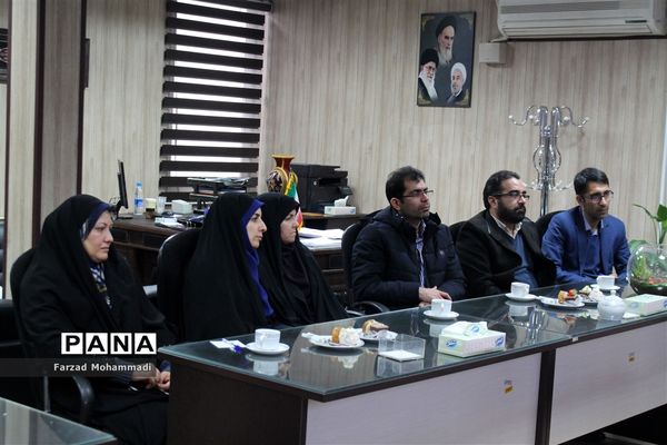 دیدار منتخبین تشکل‌های دانش آموزی با بخشدار چهاردانگه