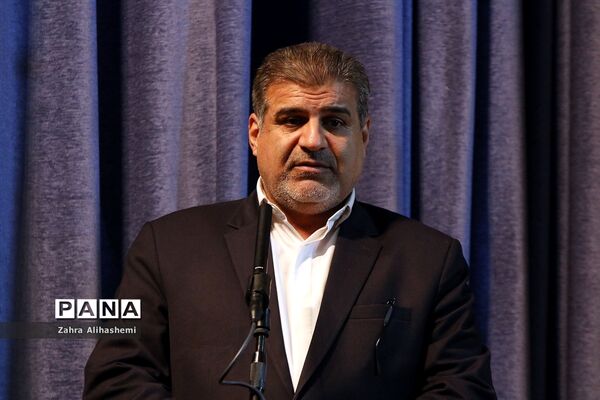 تجلیل از برگزیدگان سی و هفتمین دوره مسابقات فرهنگی، هنری و ادبی دانش آموزان و مدارس شهر تهران