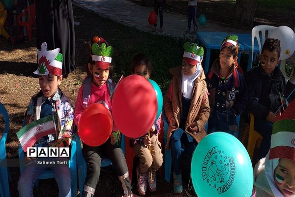 برگزاری جشن انقلاب مهدهای کودک بهزیستی باهمکاری کانون پرورشی فکری درشهرستان حمیدیه