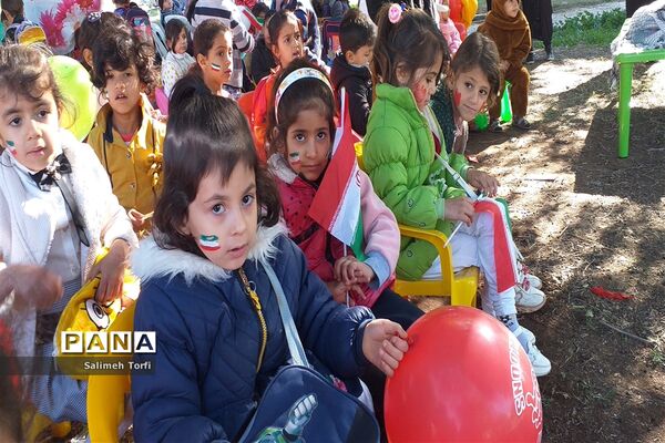 برگزاری جشن انقلاب مهدهای کودک بهزیستی باهمکاری کانون پرورشی فکری درشهرستان حمیدیه