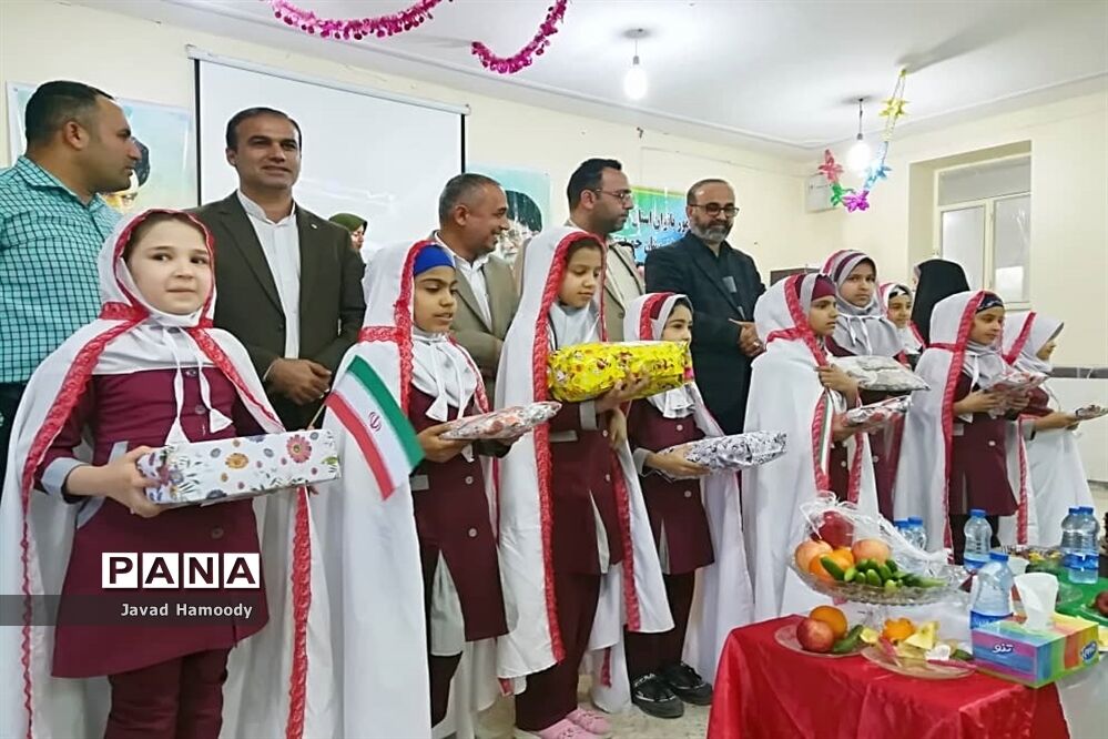 برگزاری جشن تکلیف دانش آموزان پایه سوم دبستان ام البنین شهرستان حمیدیه