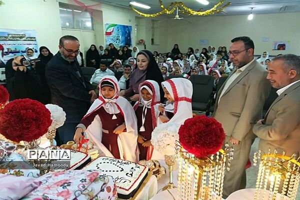 برگزاری جشن تکلیف دانش آموزان پایه سوم دبستان ام البنین شهرستان حمیدیه