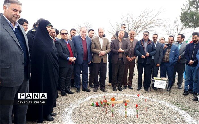 برگزاری مراسم کلنگ زنی دو مدرسه روستایی در منطقه زبرخان توسط بنیاد برکت