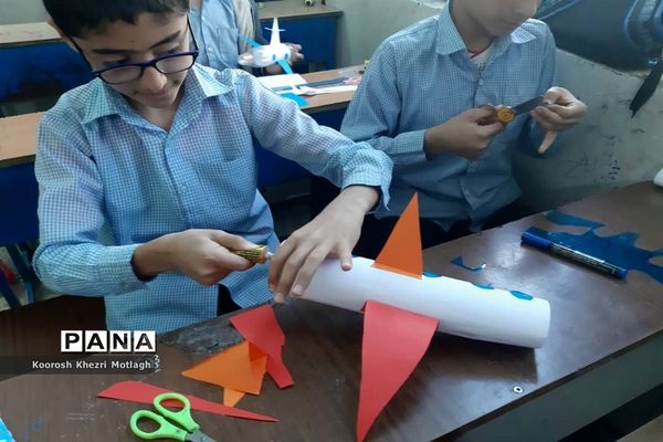 برگزاری جشن‌های دهه فجر در مدارس کازرون