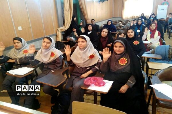 برگزاری جلسه آموزشی همیار مشاور در ناحیه یک شهرری