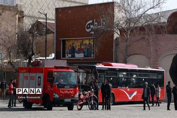حضور مردم شیراز در راهپیمایی  ۲۲ بهمن ماه