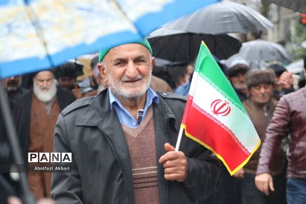 راه‌پیمایی مردم ساری در روز ۲۲ بهمن