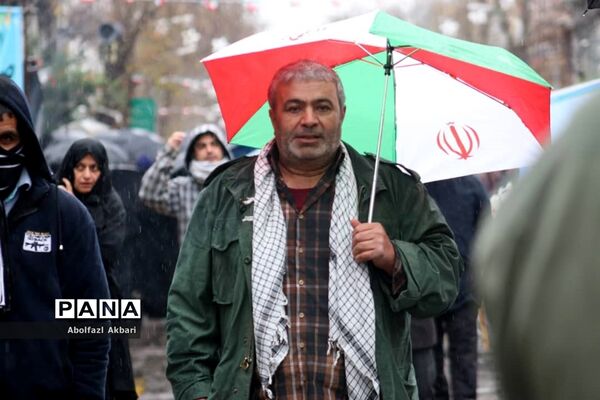 راه‌پیمایی مردم ساری در روز ۲۲ بهمن