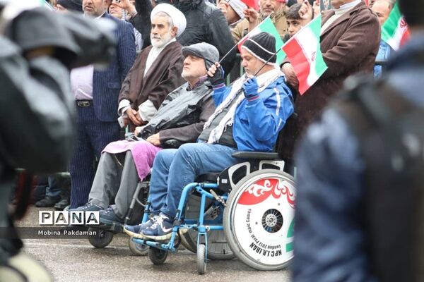 راه‌پیمایی مردم ساری در روز ۲۲ بهمن