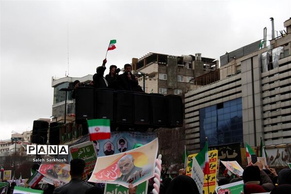 راهپیمایی یوم الله 22 بهمن ماه  در مشهد