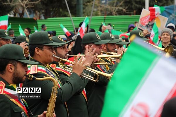 راهپیمایی یوم الله 22 بهمن ماه  در مشهد