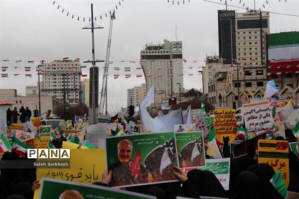 راهپیمایی یوم الله 22 بهمن ماه  در مشهد