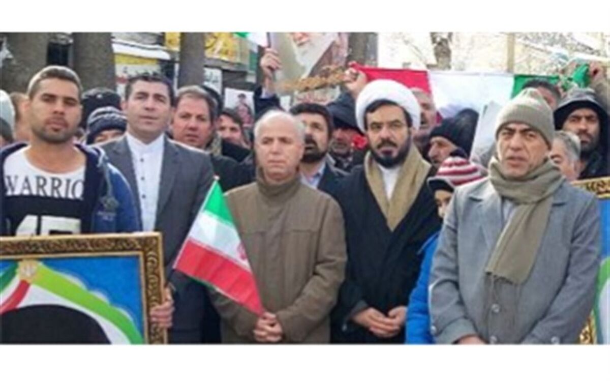 راه پیمایی باشکوه بیست و دوم  بهمن در دماوند