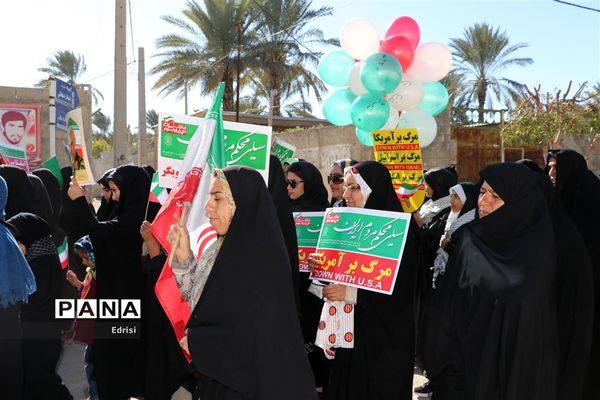 راهپیمایی مردم روستای بورکی علیا از توابع بخش خشت شهرستان کازرون در سالروز پیروزی انقلاب اسلامی