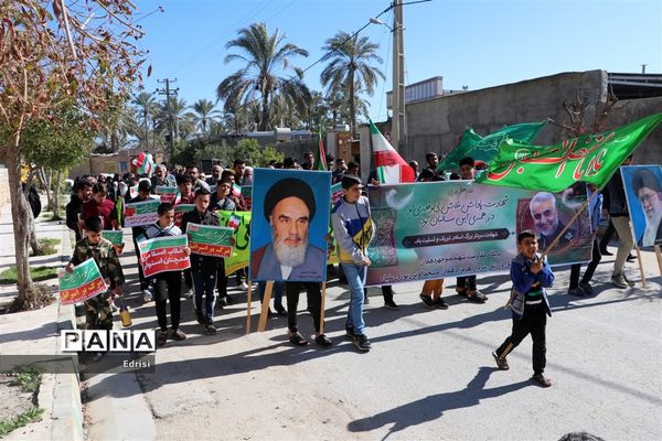 راهپیمایی مردم روستای بورکی علیا از توابع بخش خشت شهرستان کازرون در سالروز پیروزی انقلاب اسلامی