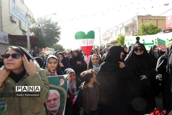 راهپیمایی مردم شهرستان فسا در چهل و یکمین سالروز پیروزی انقلاب اسلامی