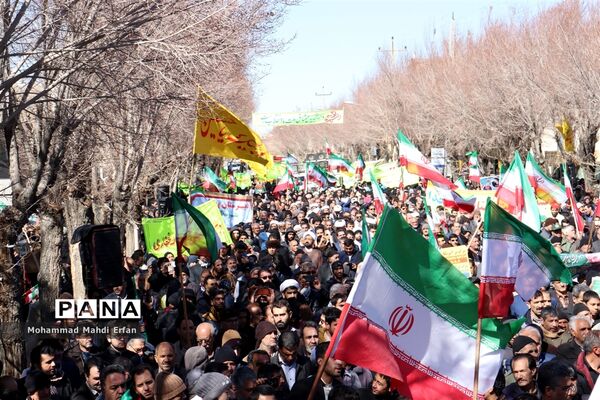 حضور حماسی مردم آباده در راهپیمایی باشکوه 22 بهمن