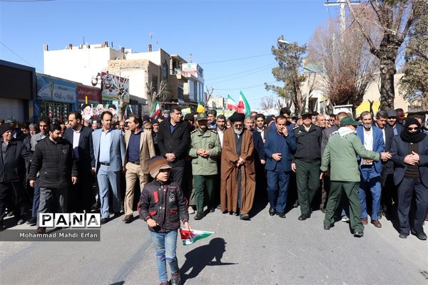 حضور حماسی مردم آباده در راهپیمایی باشکوه 22 بهمن