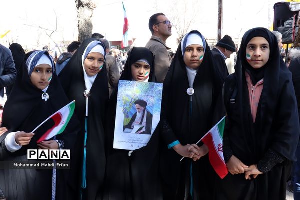 حضور حماسی مردم آباده در راهپیمایی باشکوه 22 بهمن