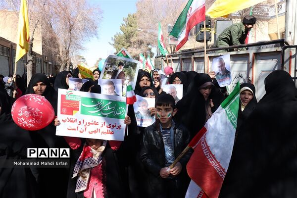 حضور حماسی مردم آباده در راهپیمایی باشکوه 22 بهمن