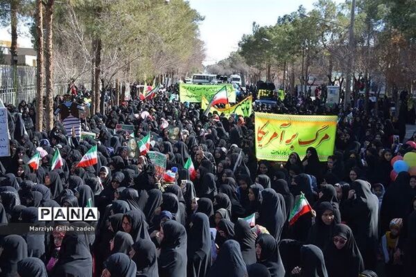 حضور حماسی مردم ابرکوه در راهپیمایی ۲۲ بهمن