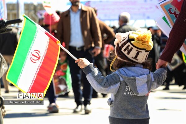 برگزاری مراسم فجر چهل و یک با حضور نسل ‌های اول و چهارم انقلاب در شیراز