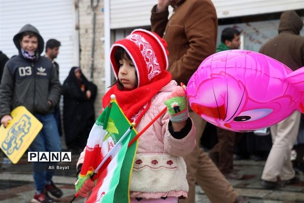 حضور پرشور مردم همدان در راهپیمایی ۲۲بهمن