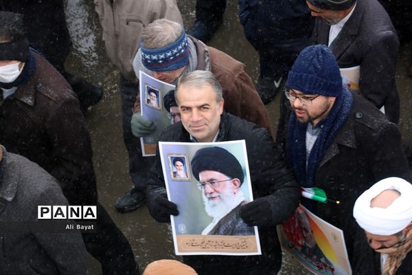 حضور پرشور مردم همدان در راهپیمایی ۲۲بهمن