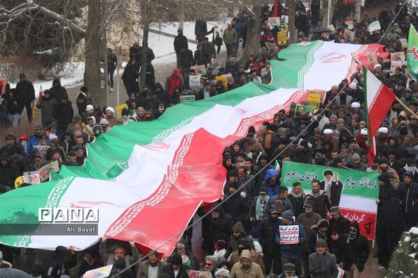 حضور پرشور مردم همدان در راهپیمایی ۲۲بهمن