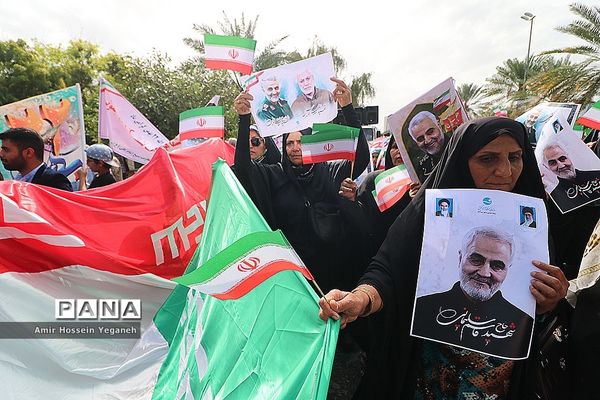 راهپیمایی 22 بهمن در جزیره کیش