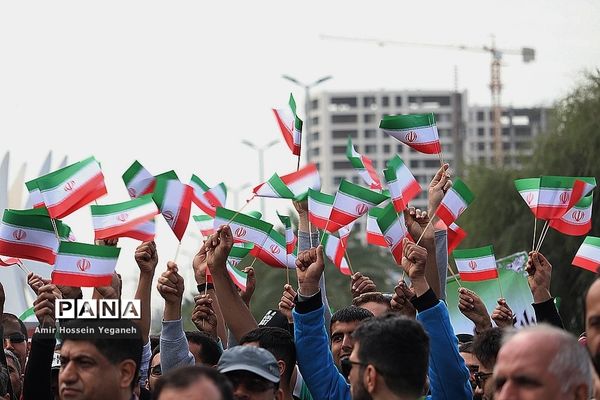 راهپیمایی 22 بهمن در جزیره کیش