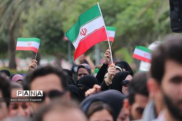 راهپیمایی 22 بهمن در جزیره کیش