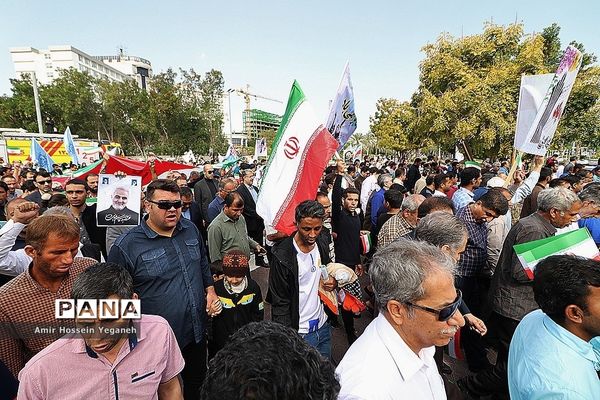 راهپیمایی 22 بهمن در جزیره کیش