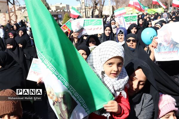 حاشیه های راهپیمایی 22 بهمن آباده