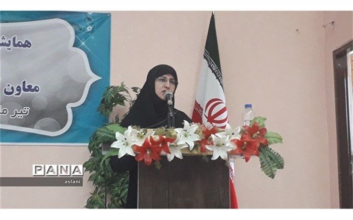 حکیم‌زاده: معلم فداکار یزدی، معلمی را شکوهمندانه معنی کرد 