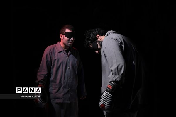 اجرای نمایش «زندگی یک رویاست«