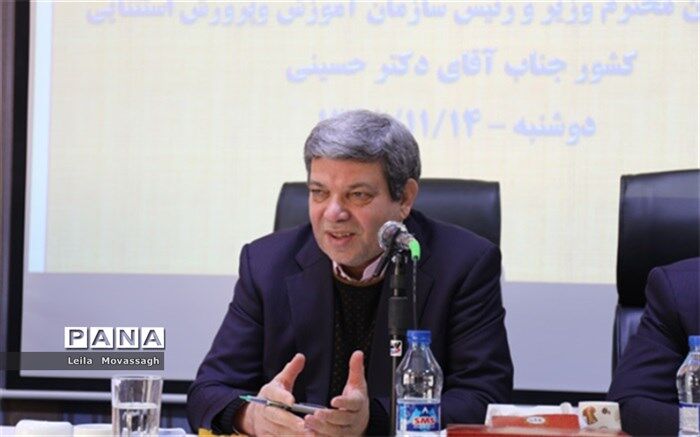 حسینی: سند جامع آموزش‌های مهارتی و فنی و حرفه‌ای برای دانش‌آموزان استثنایی تدوین می‌شود