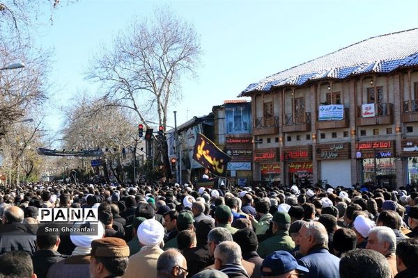 آیین تشییع و خاکسپاری پیکر آیت‌الله طبرسی