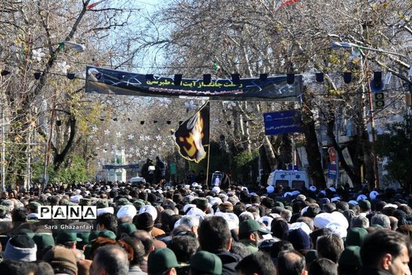 آیین تشییع و خاکسپاری پیکر آیت‌الله طبرسی