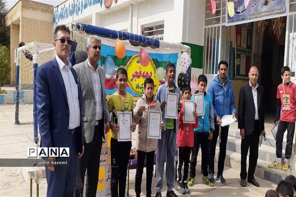 برگزاری جشن دهه فجر در مدارس داراب