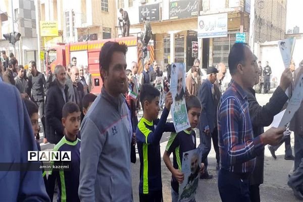 برگزاری جشن دهه فجر در مدارس داراب