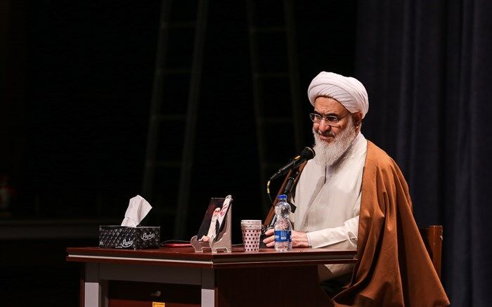 دریافت مالیات منحصر به کارگران و کارمندان نباشد؛ عدالت مالیاتی رعایت شود