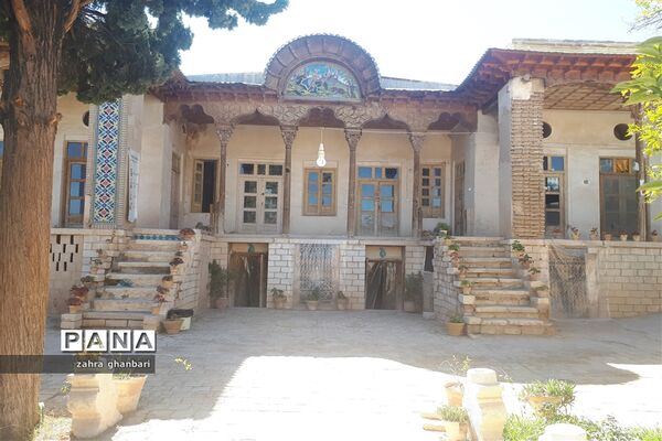 گشایش بازارچه صنایع دستی در سرای فاتح نی ریز