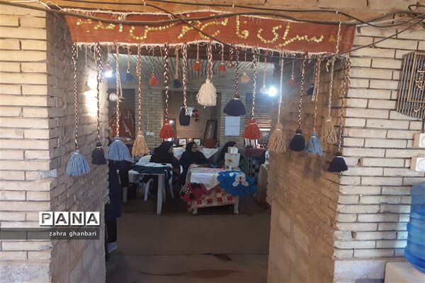 گشایش بازارچه صنایع دستی در سرای فاتح نی ریز
