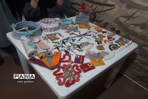 گشایش بازارچه صنایع دستی در سرای فاتح نی ریز