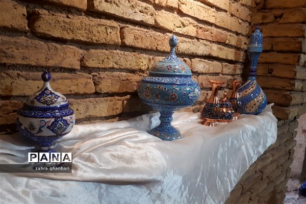 گشایش بازارچه صنایع دستی در سرای فاتح نی ریز