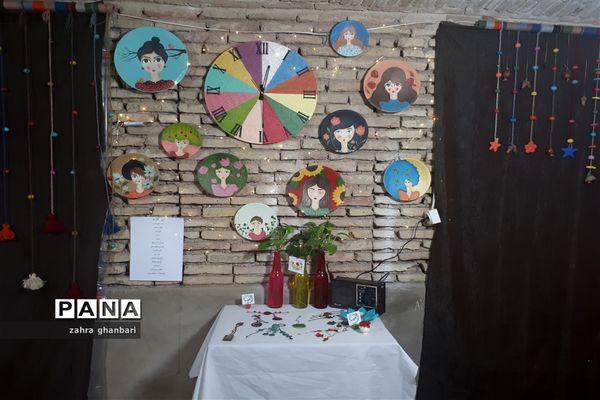 گشایش بازارچه صنایع دستی در سرای فاتح نی ریز