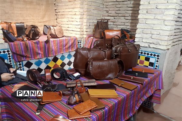 گشایش بازارچه صنایع دستی در سرای فاتح نی ریز