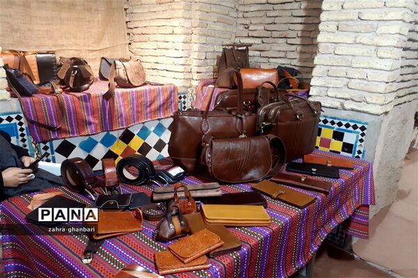 گشایش بازارچه صنایع دستی در سرای فاتح نی ریز